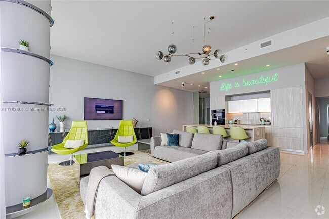 Building Photo - 480 NE 31st St Unit # PH5002 Rental