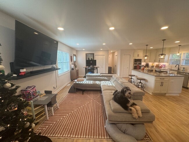 Photo - Cute, Renovated, 3BR/2BA Ranch. Large Fully Fenced Backyard