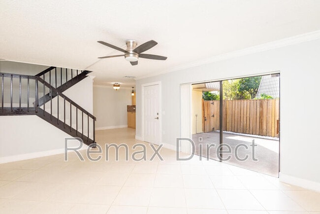 Photo - 1700 Embassy Dr