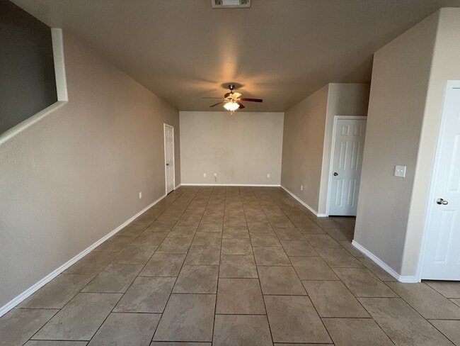 Photo - 704 E College St