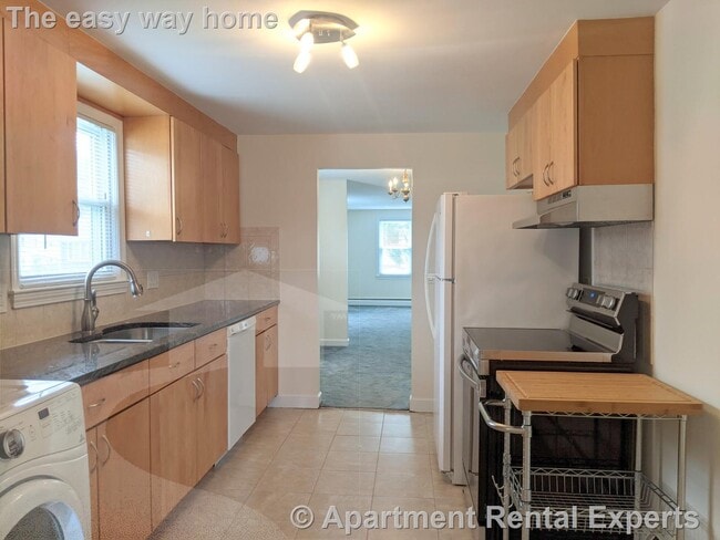 Building Photo - 7 Patrick St Rental