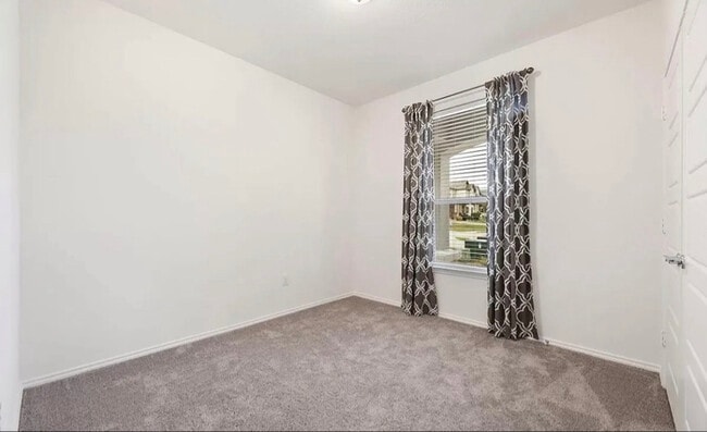 Photo - 100 Jarbridge Dr