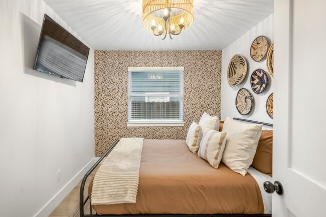 Building Photo - 9619 Chatfield St