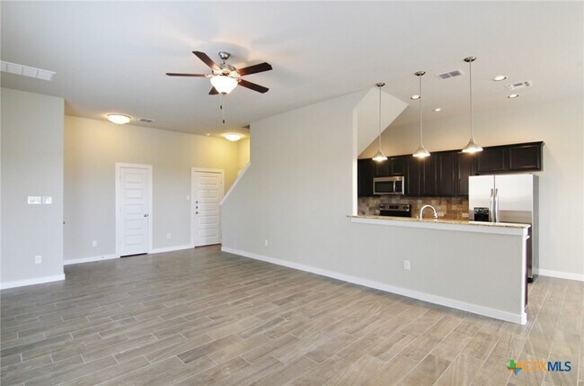 Photo - 311 Creekside Curve