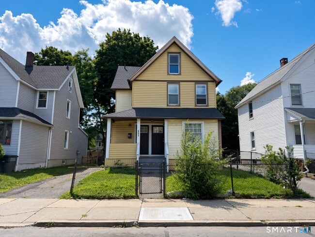 Building Photo - 451 Hollister Ave Unit 2