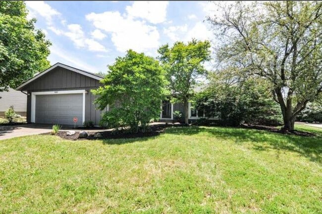 Building Photo - Beautiful 4-Bedroom Home on Spacious Corne...