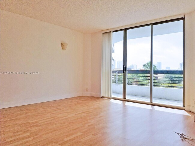 Photo - 3400 NE 192nd St Unit 503