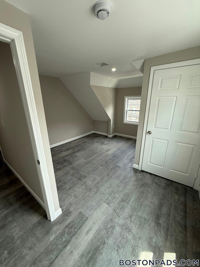 Photo - 16 Long Ave Unit 3