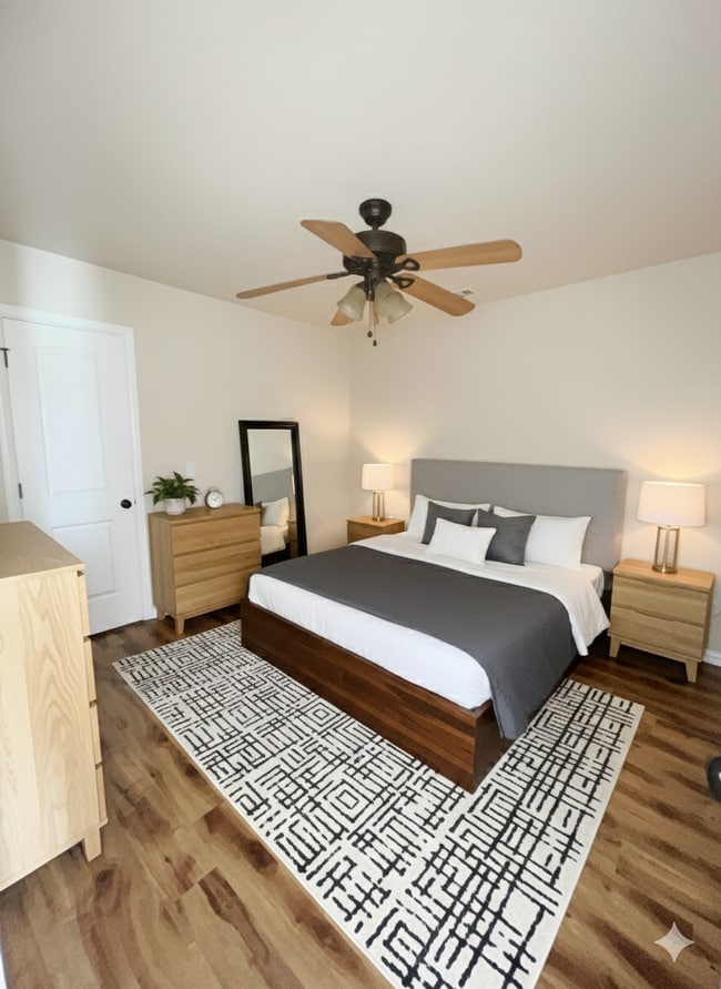 Photo - Close to school/Neighborhood surrounded by trees/Cozy