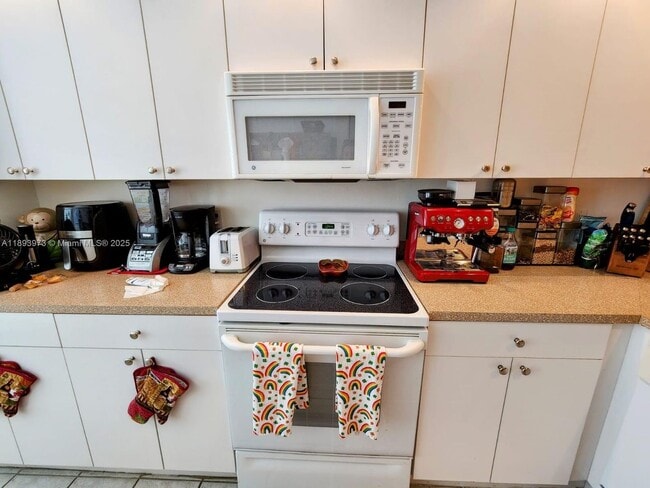 Photo - 730 NE 90th St