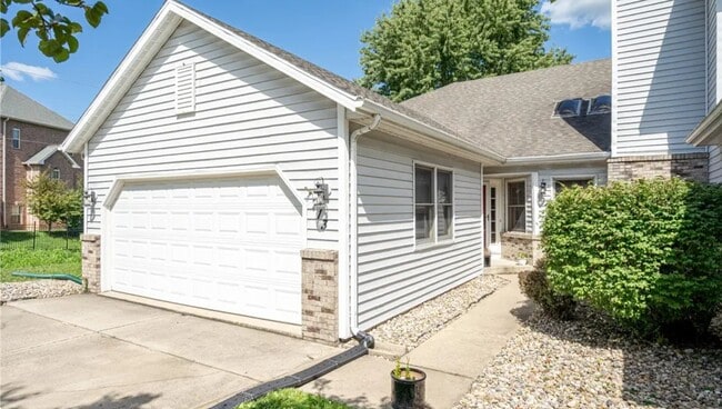 Building Photo - 713 Bent Tree Dr