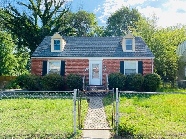 Building Photo - Adorable 3bdrm/1.5bth Cape-Cod Located in Richmond's Southside!! **NEWLY RENOVATED**