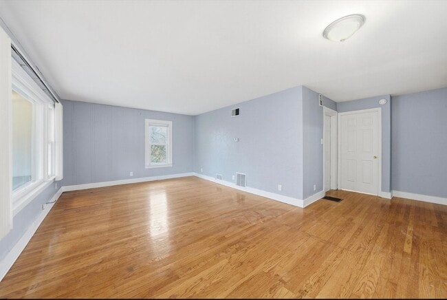 Photo - 18335 Sherman St