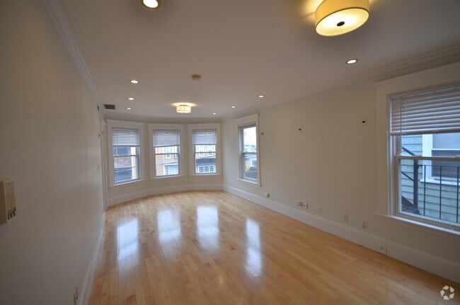 Building Photo - 10 Harvest St Unit 2 Rental