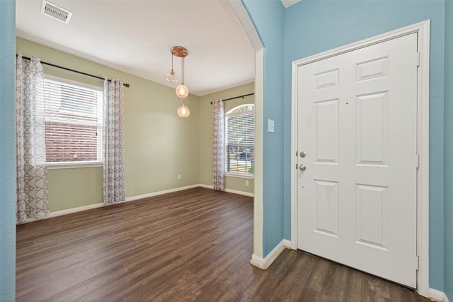 Photo - 30914 W Lost Creek Blvd