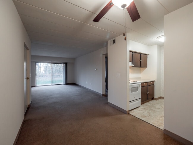 Standard 1-Bedroom - Thorn Run Apartments