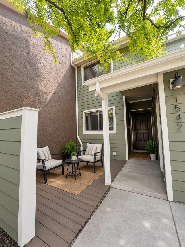 Photo - 1542 MacArthur Dr