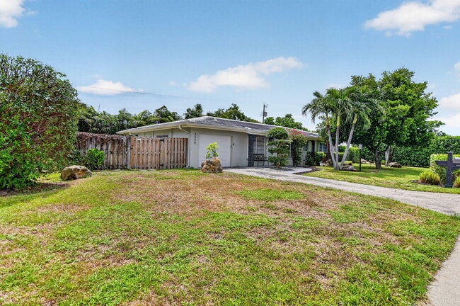 Photo - 3398 NE 5th Ave