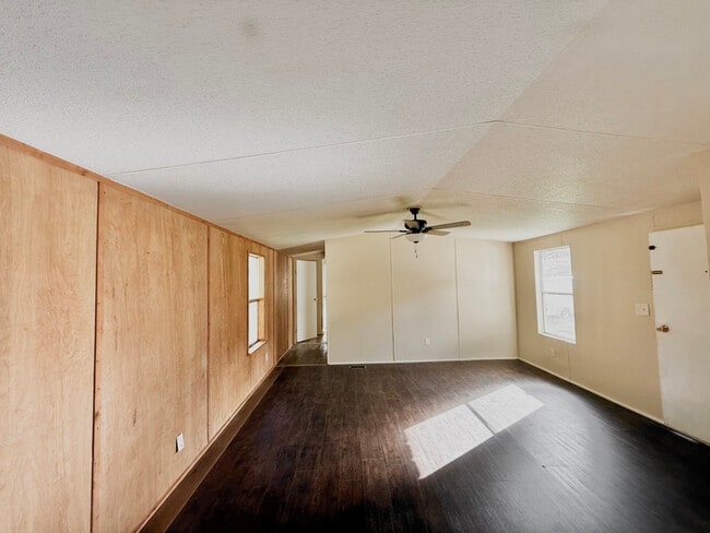 Photo - 110 S Rustic Ln