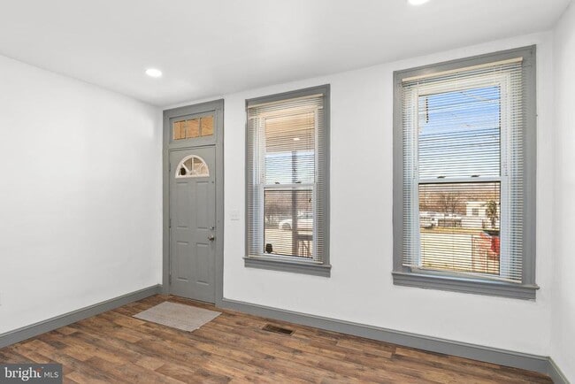 Building Photo - 941 Brunswick St