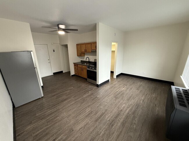 Photo - 123 Iowa Ave Unit 5