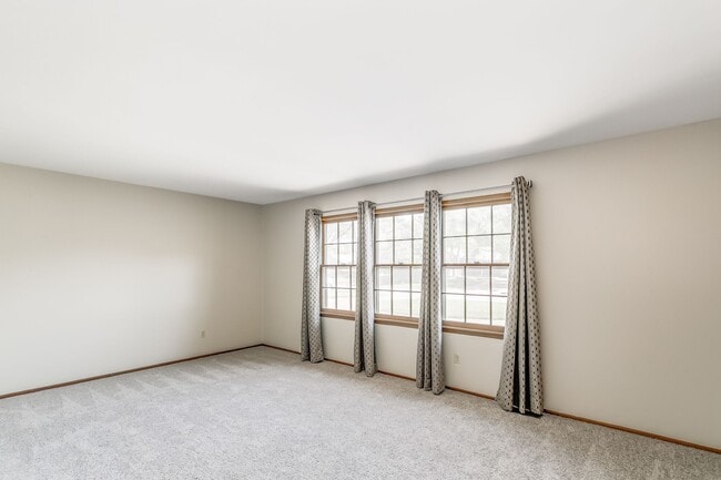 Photo - Spacious 3 bedroom 2 bath Duplex