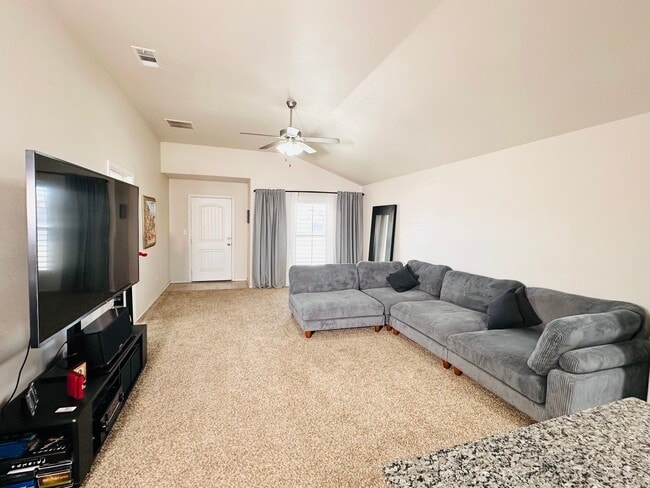 Photo - 1605 Revolution Dr