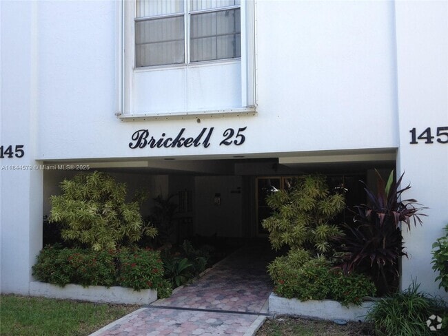 Building Photo - 145 SE 25th Rd Unit 301 Rental