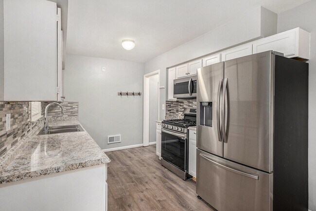 Photo - 4490 Blaine Ave SE