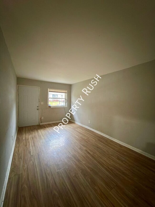 Photo - 706 W 47th St Unit A