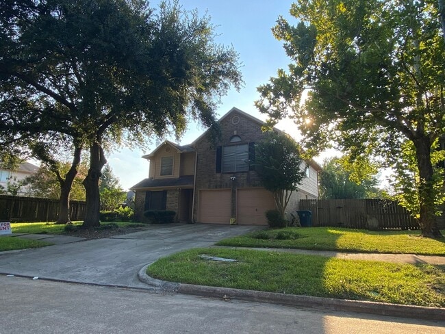 Building Photo - 8915 Weyburn Grove Dr