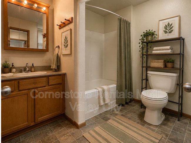Photo - 540 10th Ave SE