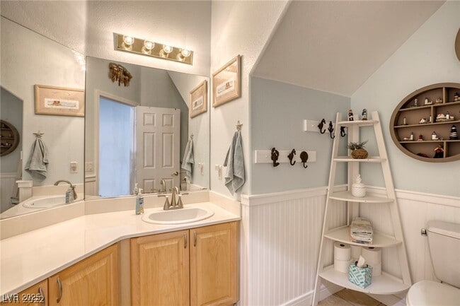 Building Photo - 57 Voltaire Ave