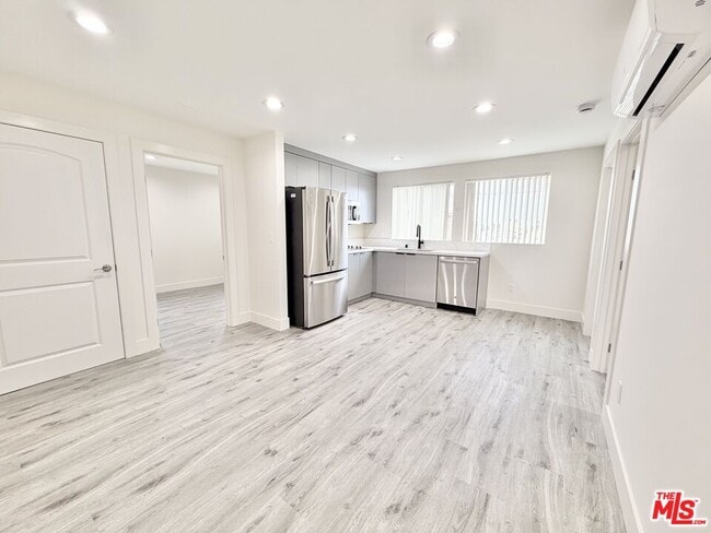Photo - 140 W 93rd St