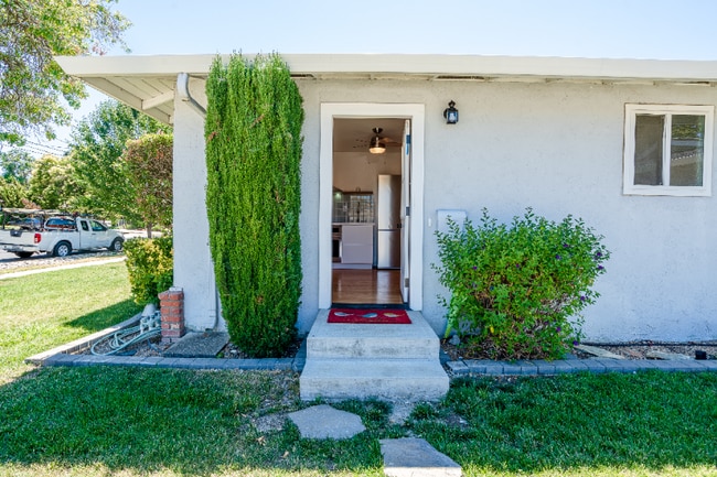 Building Photo - 3985 Royal Arch Dr Rental
