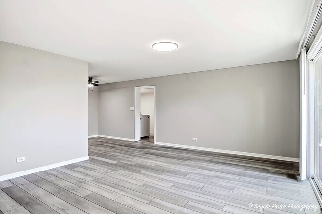 Photo - 1303 Forestdale Ct