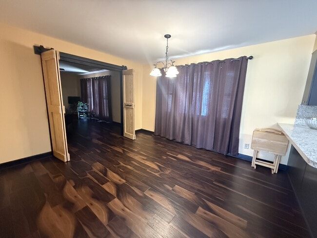 Photo - 115 S Ridge Dr