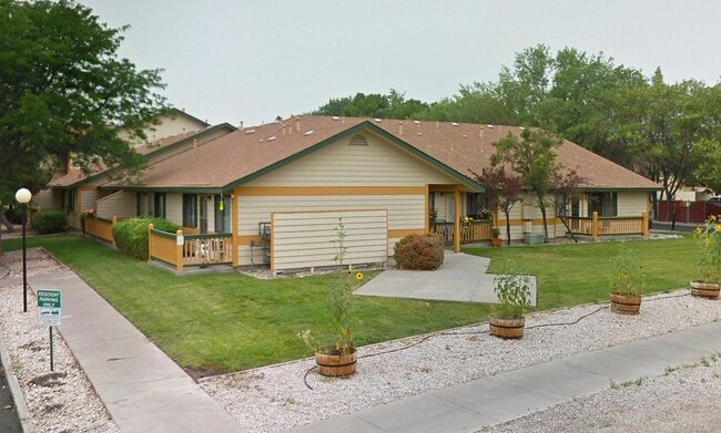 Photo - 1825 Auction Rd Unidad #1825