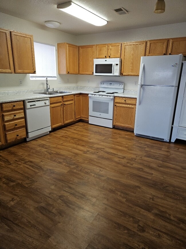 Photo - 204 Country West Rd