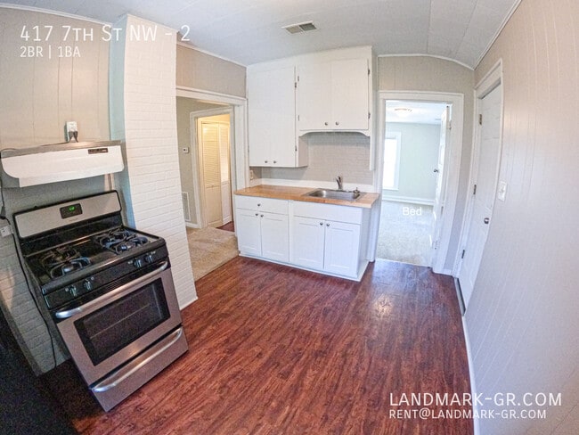 Building Photo - 417 7th St NW Unit 2