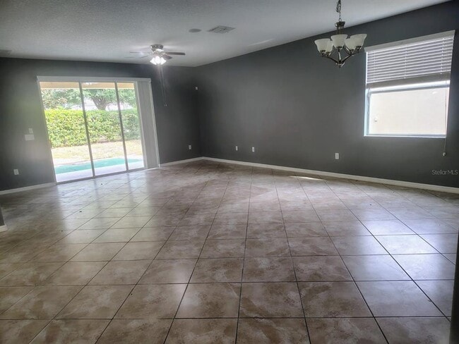 Photo - 2288 Grantham Ave