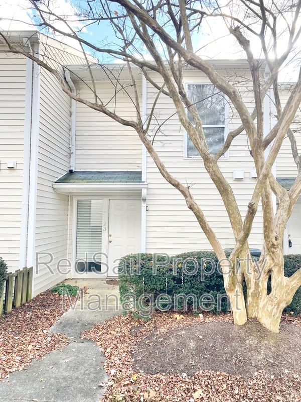 Photo - 3823 Staffordshire Ln