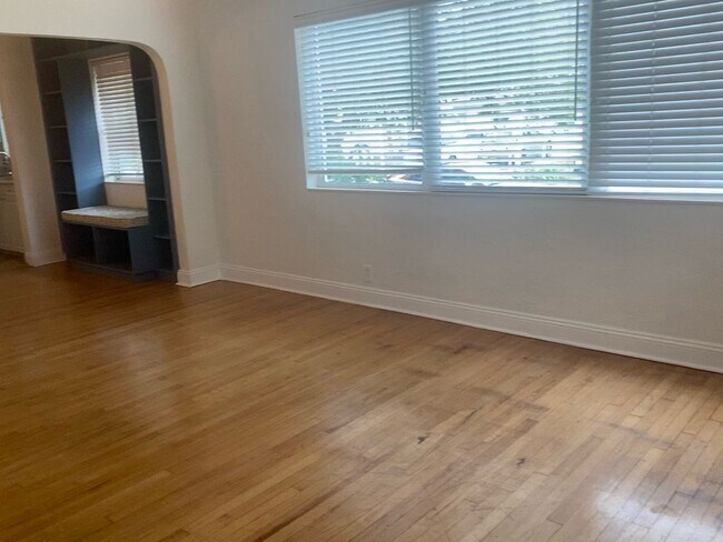 Photo - Euclid/Woodlawn Roommate Dream 4/3 home