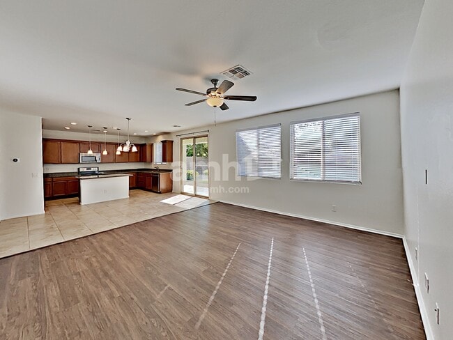 Photo - 3207 E Regina St