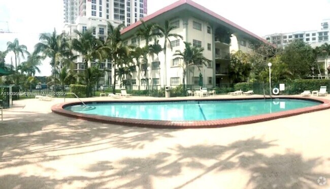 Building Photo - 8101 SW 72nd Ave Unit 401W Rental