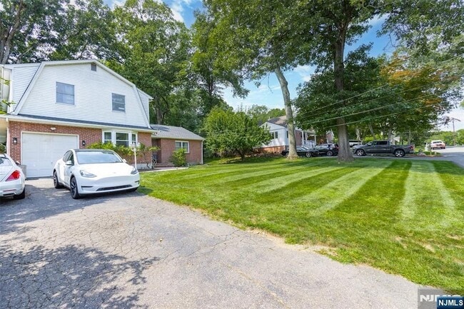 34 Andrew Ave