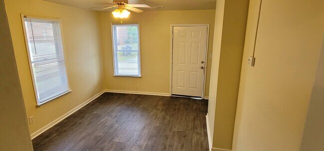 Photo - 106 Taylor St