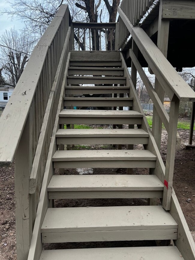 Photo - 5218.5 Elm St