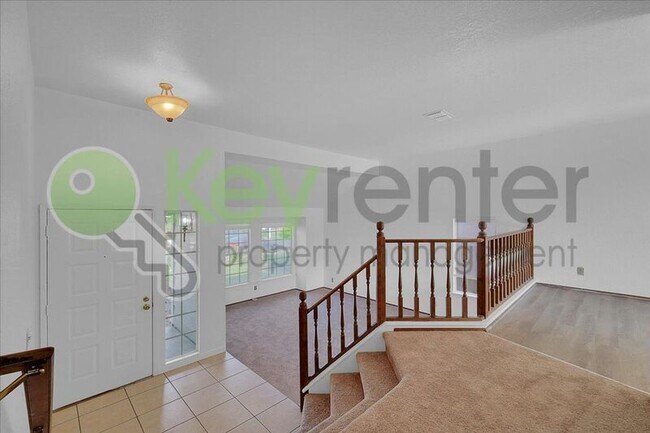 Photo - 1495 Deerfield Cir House
