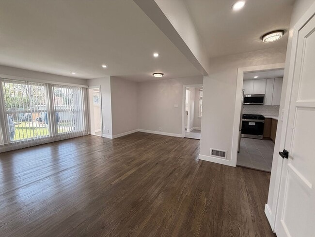 Photo - Stylish Fully Renovated 3-Bedroom Home with a Large Backyard